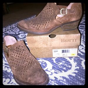 ✨ EUC ✨Born Ankle Booties (Style name: Nanna)